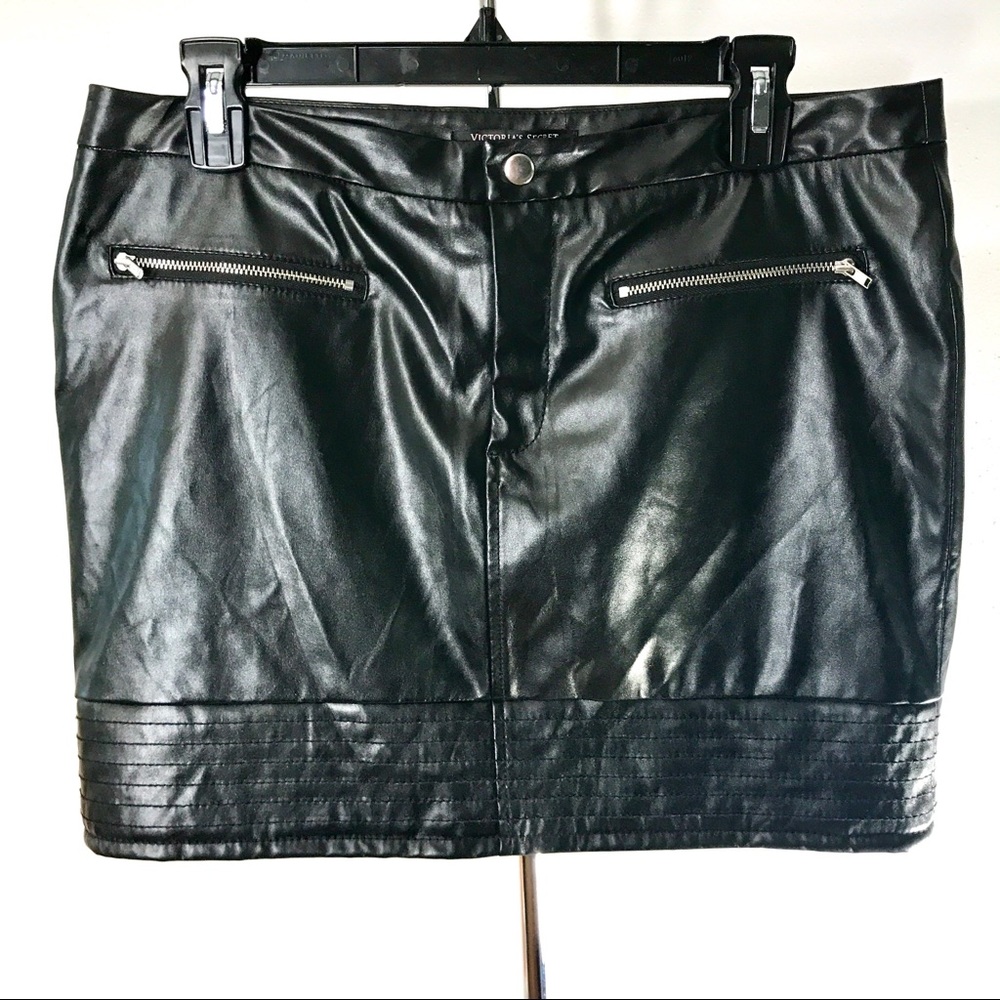 Victoria's Secret Vegan Leather Skirt NWOT 🔥